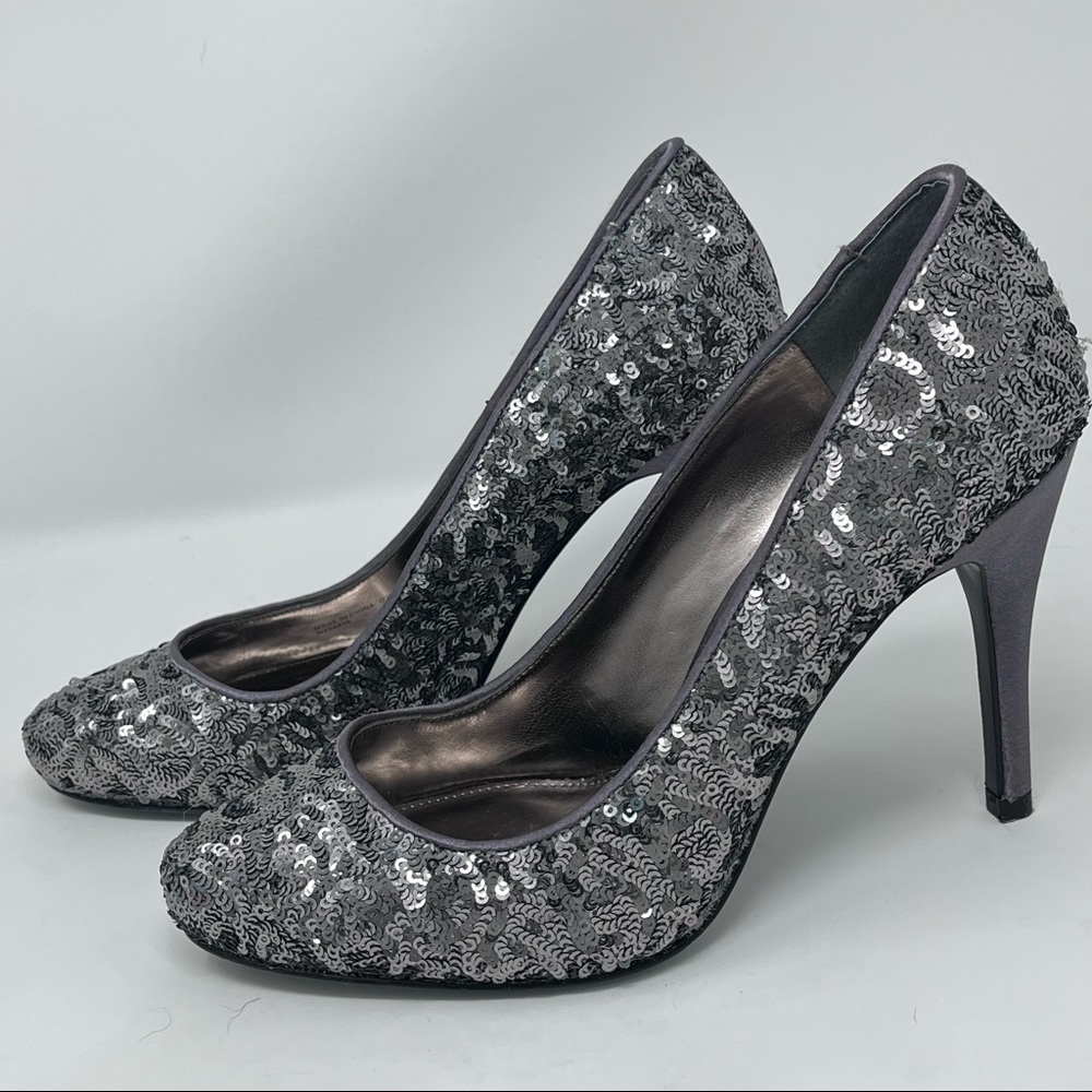 Nina Dark Gray Sequin Size 7.5 Special Occasion Pumps - Worn Once